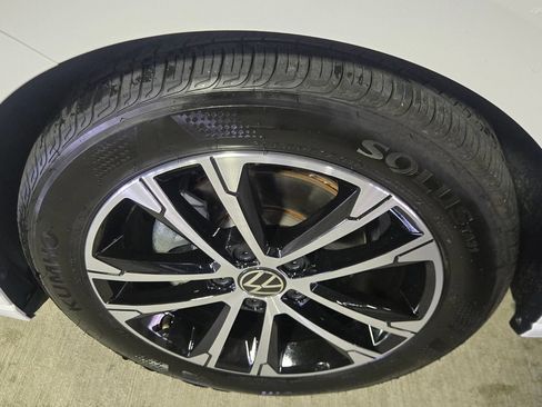 Certified 2025 Volkswagen Jetta Sport FWD image 9