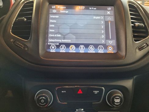 Used 2019 Jeep Compass Trailhawk w/ Leather Interior Group AWD/4WD image 25