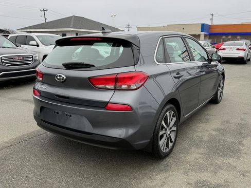 Used 2018 Hyundai Elantra GT image 6