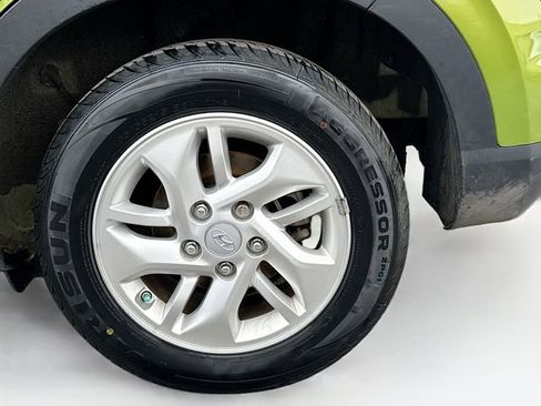 Used 2020 Hyundai Venue SEL image 28