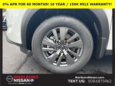 New 2025 Nissan Pathfinder SV w/ SV Premium Package image 13