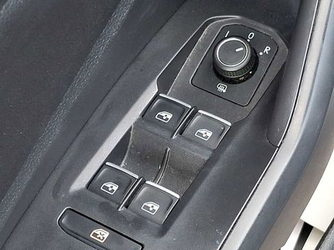 Used 2022 Volkswagen Jetta SE FWD image 26