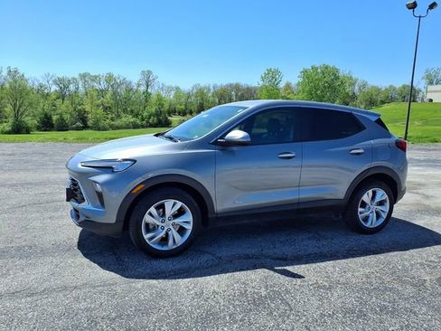 Used 2025 Buick Encore GX Preferred FWD image 39
