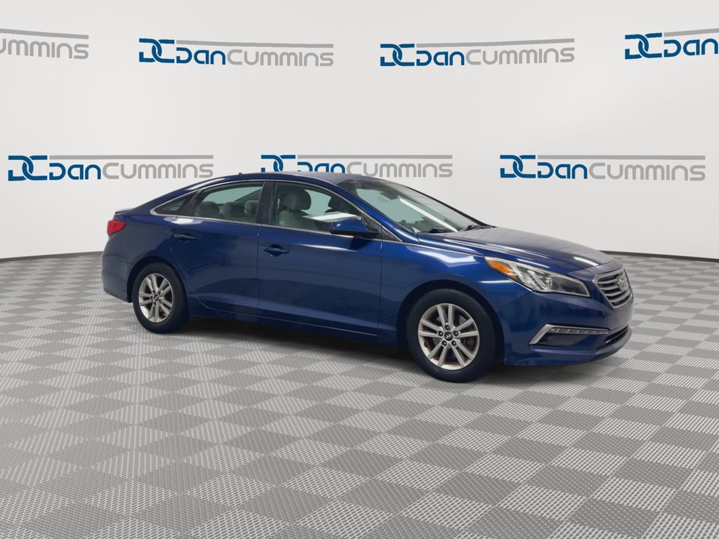 Used 2015 Hyundai Sonata SE FWD image 2
