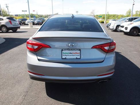 Used 2016 Hyundai Sonata SE FWD image 2