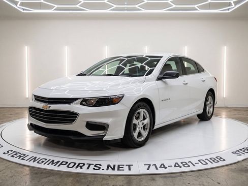 Used 2017 Chevrolet Malibu LS FWD image 1