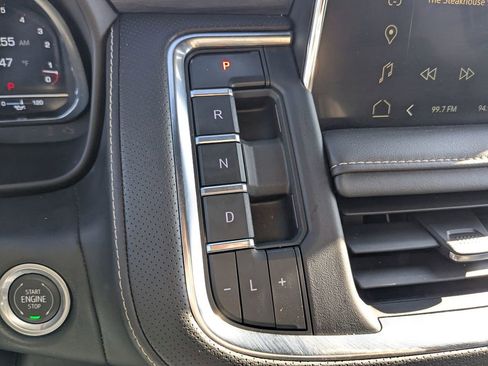 Used 2024 GMC Yukon XL SLT RWD image 24