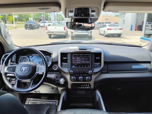 Used 2022 RAM 1500 Laramie AWD/4WD image 16