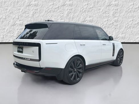 Used 2023 Land Rover Range Rover SV AWD/4WD image 3
