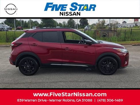 Used 2023 Nissan Kicks SR w/ SR Premium Package FWD image 15