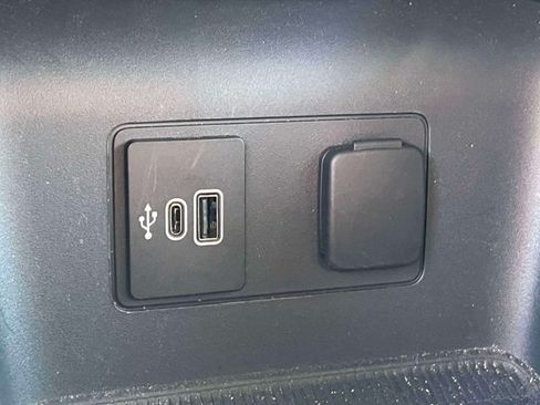 Used 2026 Ford Explorer Active AWD/4WD image 34