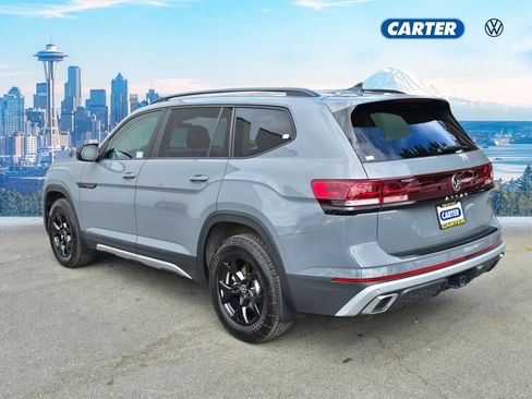 Used 2024 Volkswagen Atlas Peak Edition SEL AWD/4WD image 5