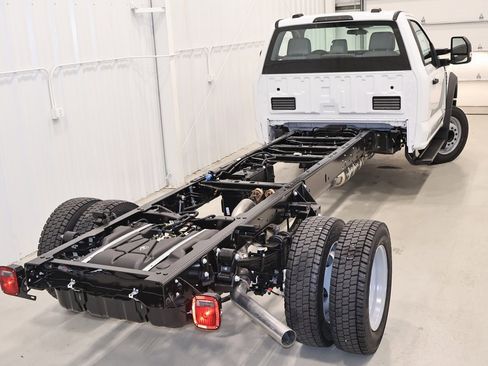 New 2026 Ford F550 2WD Regular Cab Super Duty image 28