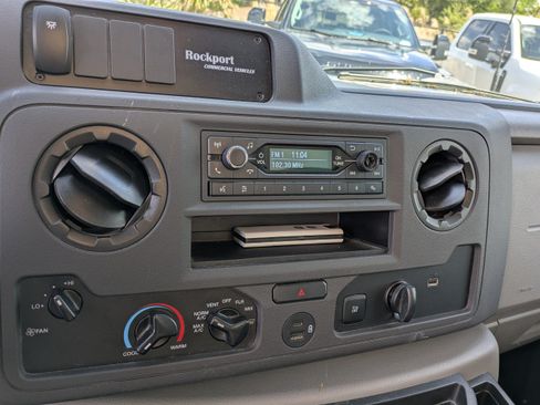 Certified 2023 Ford E-450 and Econoline 450 Super Duty w/ Power Windows & Locks Group RWD image 28