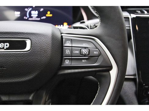 Used 2024 Jeep Grand Cherokee L Laredo AWD/4WD image 17