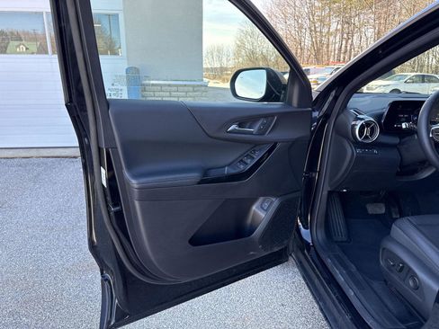 Used 2026 Chevrolet Equinox LT w/ Convenience Package II image 10