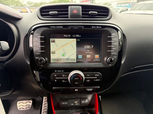 Used 2015 Kia Soul + FWD image 20