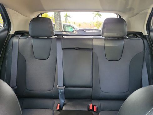 Used 2023 Buick Encore GX Select image 12