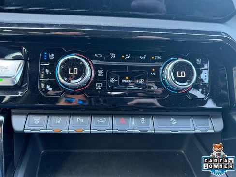 Used 2024 GMC Sierra 3500 AT4 w/ Technology Package AWD/4WD image 15