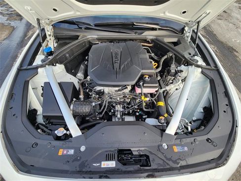 Used 2025 Genesis G70 2.5T image 25