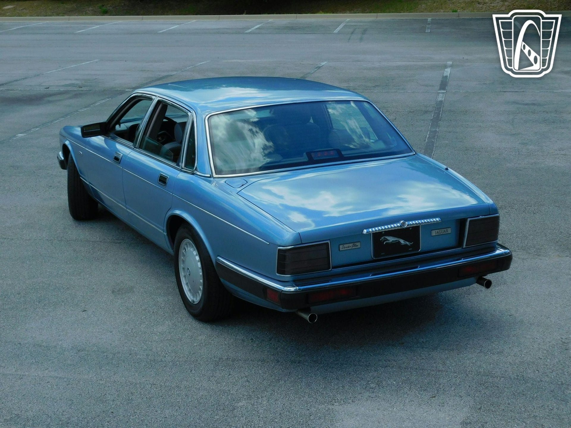 Used 1991 Jaguar XJ Vanden Plas RWD image 12