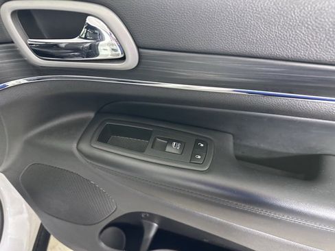 Used 2021 Jeep Grand Cherokee Limited w/ Trailer Tow Group IV image 10