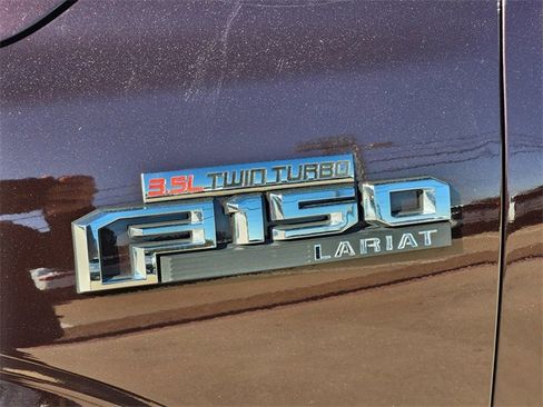 Used 2019 Ford F150 Lariat w/ Equipment Group 502A Luxury image 8