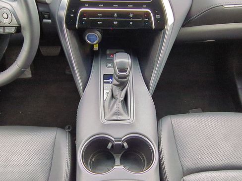 Used 2022 Toyota Venza Limited w/ Advanced Technology Package image 15