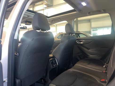 Used 2022 Subaru Forester Premium image 6