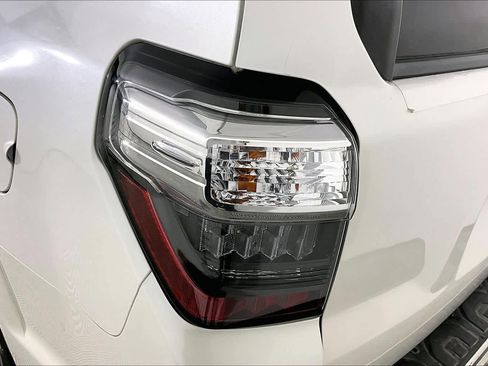 Used 2014 Toyota 4Runner Limited image 27