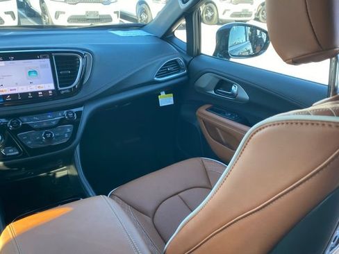 New 2026 Chrysler Pacifica Pinnacle AWD/4WD image 40