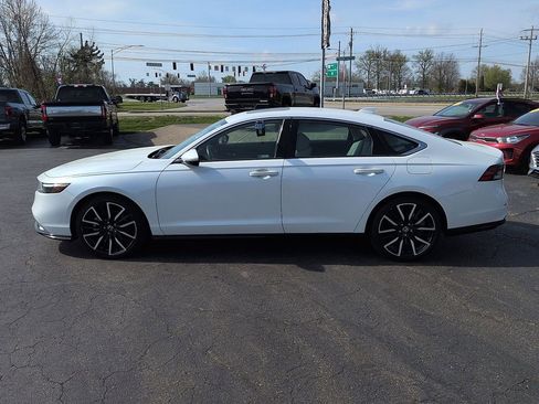 Used 2023 Honda Accord Touring image 4