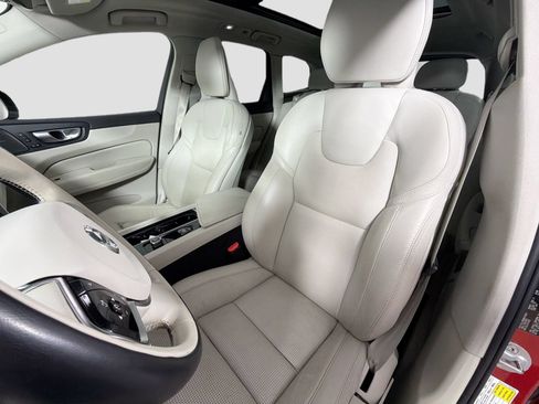 Certified 2024 Volvo XC60 B5 Ultimate AWD/4WD image 20