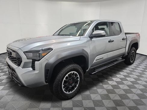 Used 2024 Toyota Tacoma TRD Off-Road AWD/4WD image 3