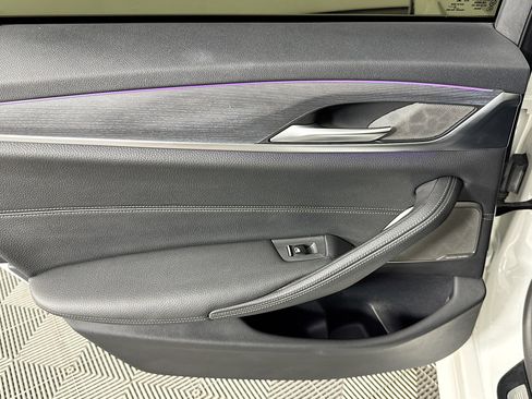 Used 2023 BMW 530e w/ M Sport Package image 25