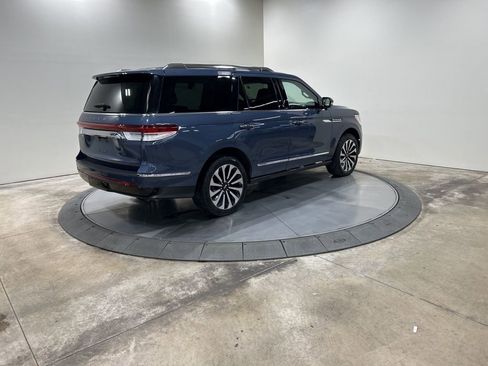 Used 2022 Lincoln Navigator Reserve image 6