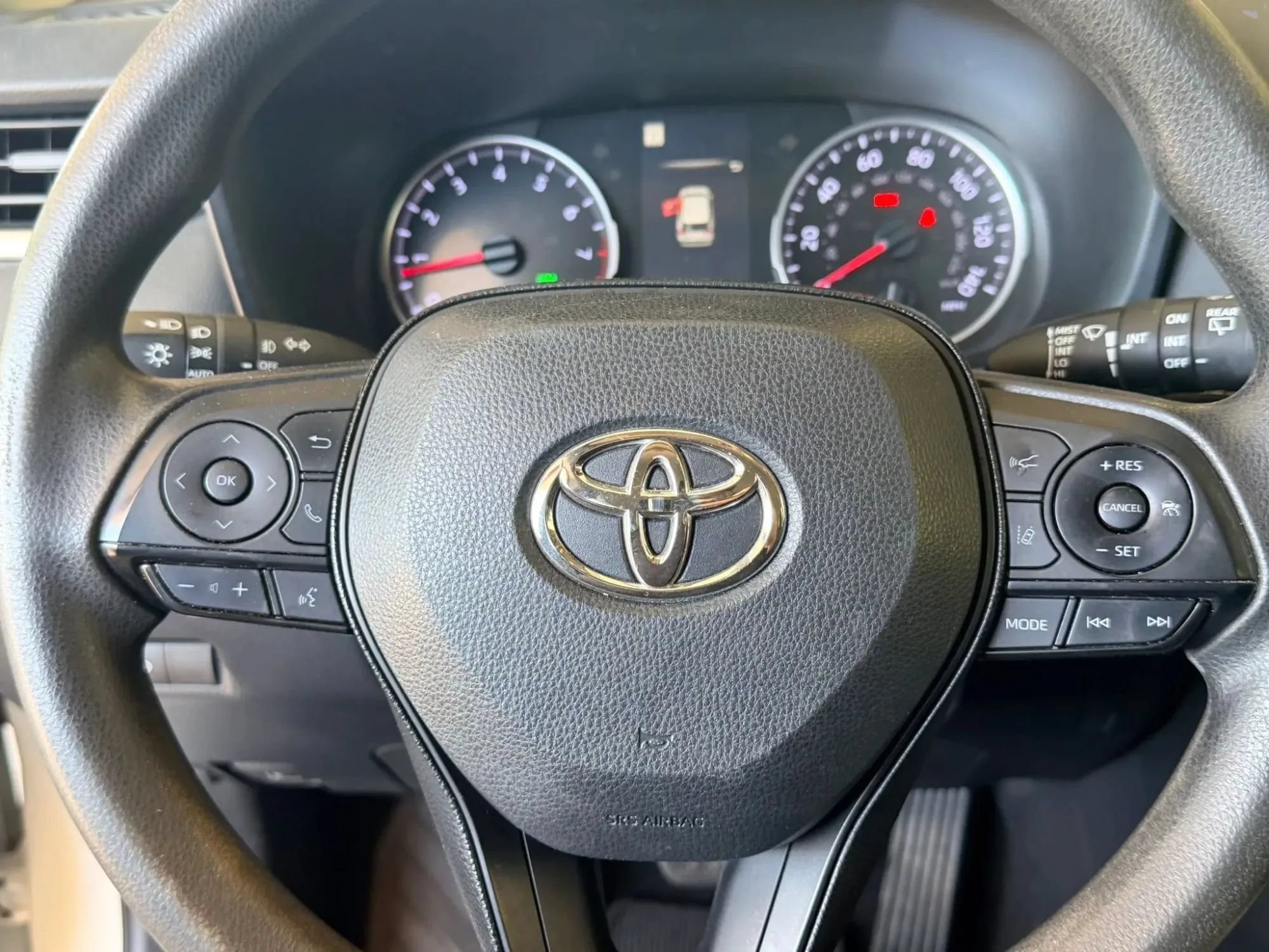 Used 2020 Toyota RAV4 XLE w/ Carpet Mat Package AWD/4WD image 19