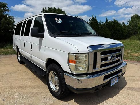 Used 2010 Ford E-350 and Econoline 350 XLT RWD image 2