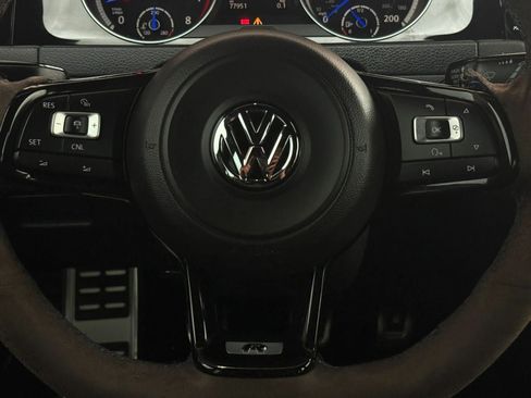 Used 2017 Volkswagen Golf R 4-Door AWD/4WD image 53