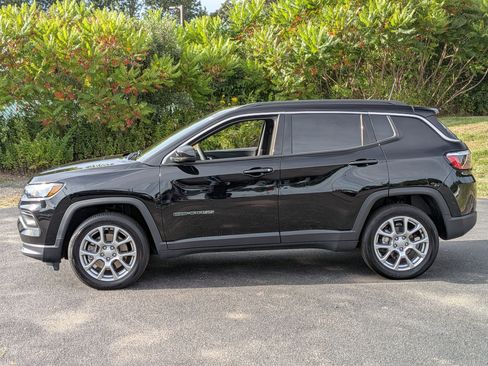 Certified 2024 Jeep Compass Latitude w/ Sun and Sound Group image 7