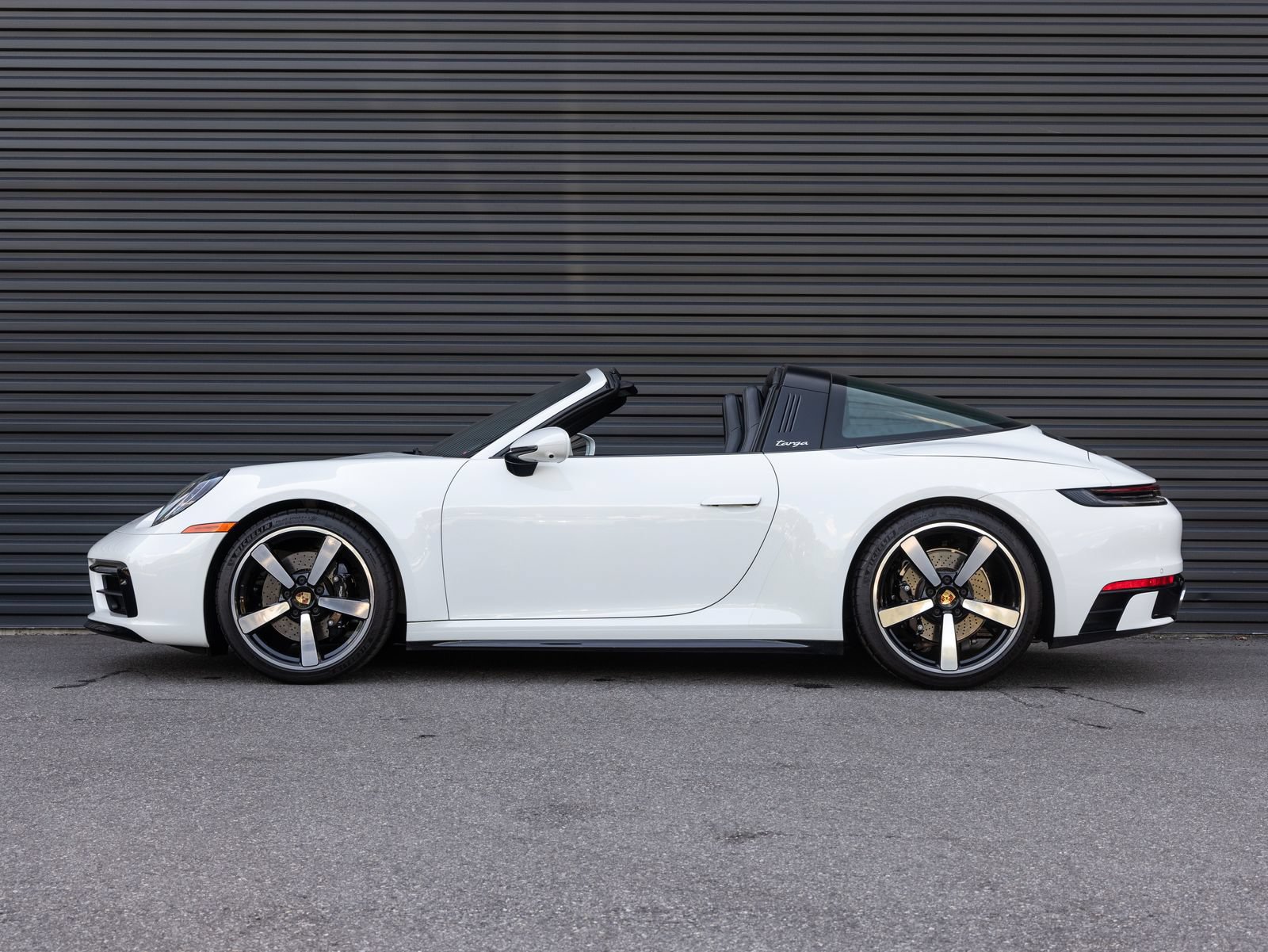 Certified 2024 Porsche 911 Targa 4S AWD/4WD image 2