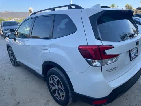 Used 2023 Subaru Forester Premium AWD/4WD image 6