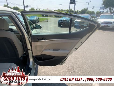 Used 2017 Hyundai Elantra SE w/ Cargo Package FWD image 15