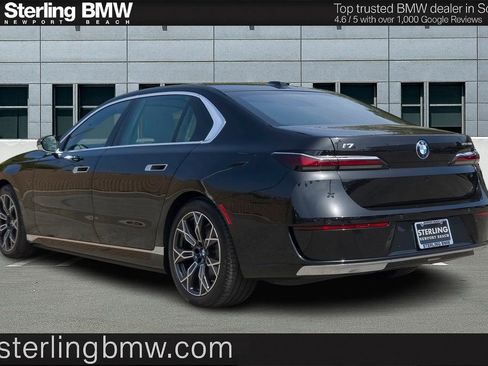 Used 2024 BMW i7 eDrive50 image 24