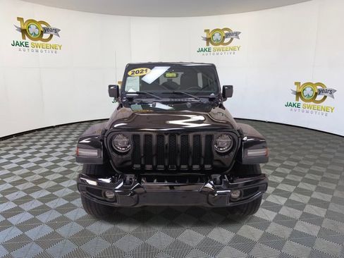 Used 2021 Jeep Wrangler Unlimited Sahara image 3