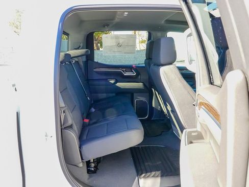 New 2026 GMC Sierra 1500 SLE w/ Preferred Package image 11