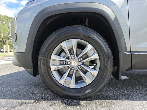 New 2027 Chevrolet Equinox LT w/ Convenience Package II FWD image 35