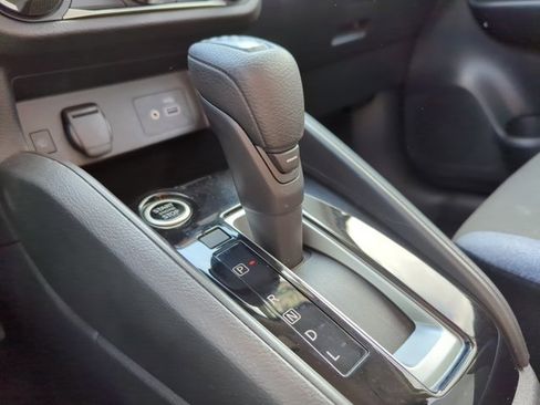 Used 2025 Nissan Versa SV image 12