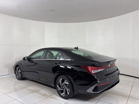 New 2026 Hyundai Elantra Limited image 3