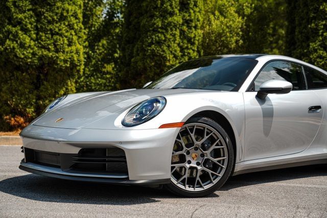 Used 2025 Porsche 911 Carrera RWD image 3